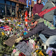 Bruce Springsteen / Minnesplats efter Alex Pretti som sköts ihjäl av federala agenter i helgen.