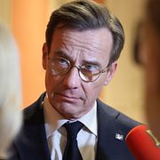 Statsminister Ulf Kristersson (M) möter media efter möte i EU-nämnden i Sveriges riksdag.
