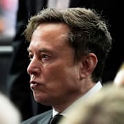 Elon Musk äger X, som äger Grok.