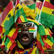 Ett fan firar efter att Ghana tog hem segern mot Panama.
