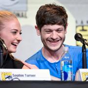 Sophie Turner och Iwan Rheon.