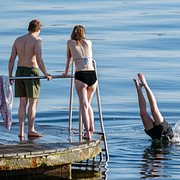 Tidigt bad i Skåne, vid den tid då det fortfarande bara var vår – den 1 maj.