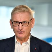 
 Carl Bildt, föredetta utrikesminister och partiledare för Moderaterna, talar under Folk och försvars digitala rikskonferens i Stockholm 2021. Arkivbild. 
