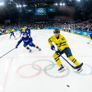 Elias Pettersson under premiärmatchen.