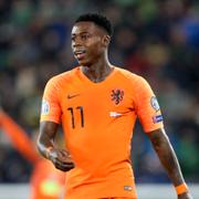 Quincy Promes under en match för Nederländernas landslag 2020. 