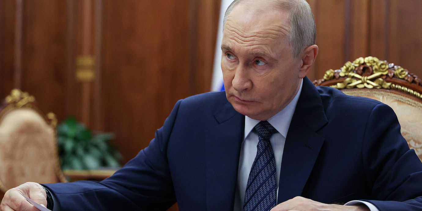 Vladimir Putin under ett möte på tisdagen.