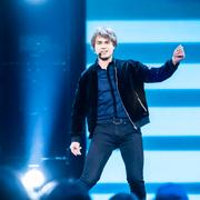 Alexander Rybak uppträder med låten ”That’s how you write a song”