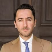 Sara Nilsson, till vänster, och hennes försvarare Mark Safaryan. 