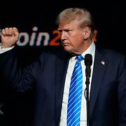 Donald Trump under ett event för kryptovalutan Bitcoin 2024.