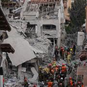 Förstörda hus i Rishon Lezion i Israel under lördagsmorgonen.