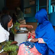 Patienter på vaccinationsklinik i Niger. Illustrationsbild