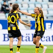 Hammarbys Inés Lorenius jublar tillsammans med Fanny Peterson.