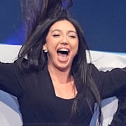 Yuval Raphael under finalen i Basel 2025.