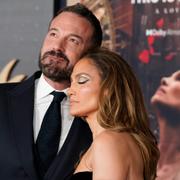 Lopez, med maken Ben Affleck på premiären av filmen  "This Is Me... Now: A Love Story" 