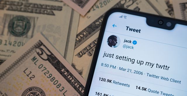 Twitter-grundaren Jack Dorseys första tweet skickades den 21 mars 2006 och löd [sic]: ”just setting up my twttr” Shutterstock