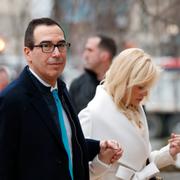 Arkivbild: Steven Mnuchin med hustrun Louise Linton.