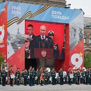 Segerparaden i Moskva var ovanligt nedbantad i år.