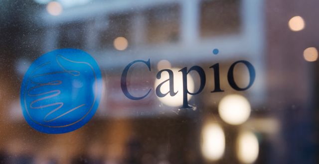 Capio vårdcentral, logotyp/Illustrationsbild Stina Stjernkvist/TT