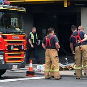 Räddningsjänst och polis utanför banken i Springvale.