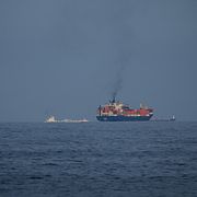 Ett fartyg vid Hormuzsundet den 11 mars 2026.