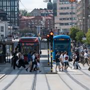 Buss och spårvagn på Klarabergsgatan i centrala Stockholm.