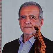 Välkomstbilder på president Masoud Pezeshkian i Islamabad, Pakistan.