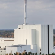Klimat- och miljöminister Romina Pourmokhtari (L), under en pressträff på kärnkraftsområdet och kärnkraftverket Forsmark.
