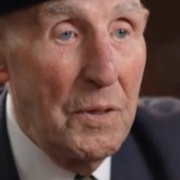 Ken Cooke intervjuad av Sky News/soldater går i land i Normandie den 6 juni 1944.