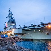 Franska hangarfartyget Charles De Gaulle i Norra hamnen i Malmö.