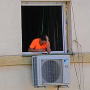 Arkivbild: Ac utanför lägenhet i Madrid.