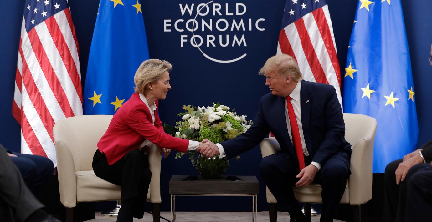 EU:s Ursula von Der Leyen och Donald Trump 2020.