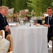 Trump och Macron äter lunch i Biarritz.