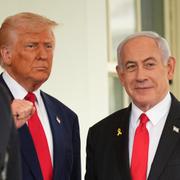 Arkivbild på Donald Trump och Benjamin Netanyahu från i april. 