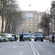 Bild från polisens insats på Birger Jarlsgatan den 27 mars.