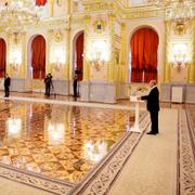 Rysslands president Vladimir Putin håller ett tal under onsdagens ceremoni för nyutnämnda utländska ambassadörer i Ryssland. Gavriil Grigorov / AP