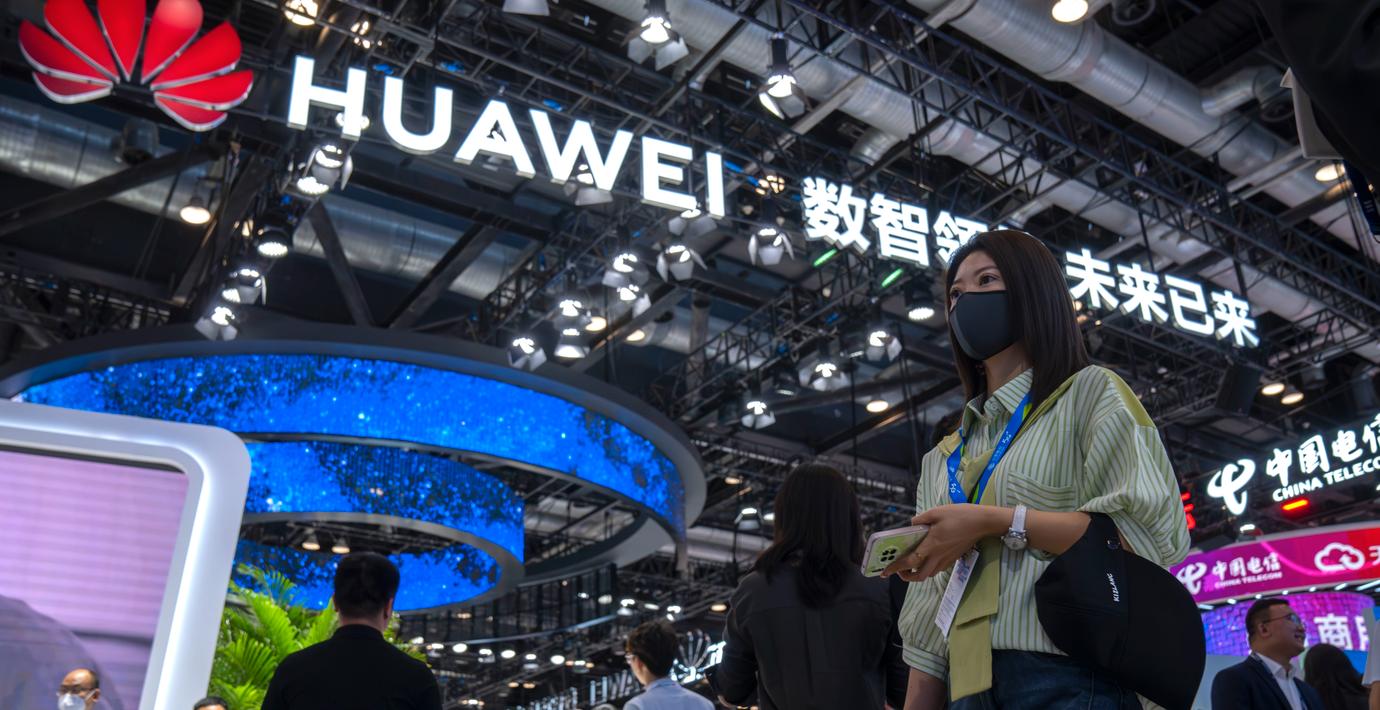 Förra veckan förbjöd USA amerikanska personer och företag att medverka i träning av AI-modeller som använder kinesiska Huaweis AI-chip.