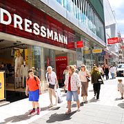 Illustrationsbild. Dressman på Drottninggatan i Stockholm.
