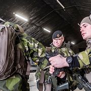 Svenske ÖB Michael Claesson under ett besök på Island.