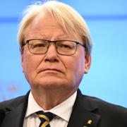 Peter Hultqvist, socialdemokraternas försvarspolitisk talesperson under en tidigare pressträff. 