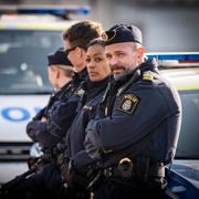 Amanda Jansson (Sara), Oscar Töringe (Magnus), Anna Sise (Faye) och Per Lasson (Jesse) vid inspelningen av en scen till Tunna Blå Linjen 2 på Beijerskajen i hamnen i Malmö.