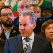  Eric Schneiderman. 