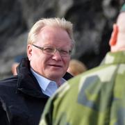 Försvarsminister Peter Hultqvist under militärövningen Aurora 17.