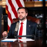 Vicepresident JD Vance som programledare för ”Charlie Kirk Show” på måndagen. 