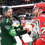 Linus Johansson och Joel Lundqvist tackar av varandra.