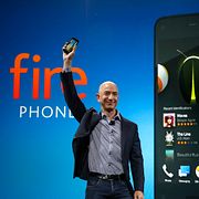 Jeff Bezos, dåvarande vd, försökte lansera Fire Phone år 2014.