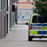 Polis vid israeliska företaget Elbit Systems, som är verksamt inom försvarsteknologi, i Göteborg.