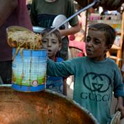 Matutdelning i Gaza. Arkivbild från oktober 2024.