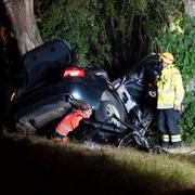 Bilen körde in i ett träd i Svedala.