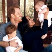 Harry, Meghan, Archie och Lilibet.