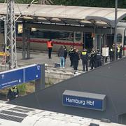 Poliser på stationen. 